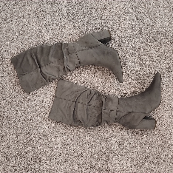 New In Box - JustFab - Hudson heeled boot, grey. Women's 10 - NEW - Picture 1 of 9